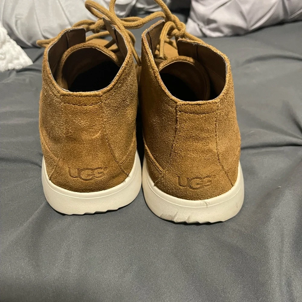 UGG Dustin chukka treadliteTan Suede Chukka Boots
